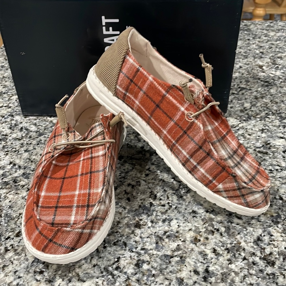True Craft Shoes